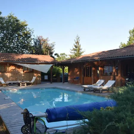 La Maison Du Las Bed & Breakfast