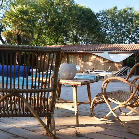 La Maison Du Las Bed & Breakfast Saint-Jean-d'Illac