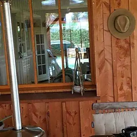 La Maison Du Bed & Breakfast